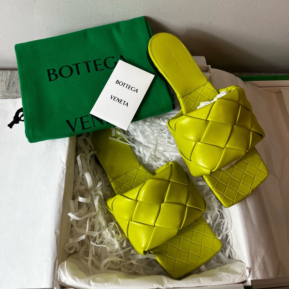 Bottega Veneta Lido Flat Sandal